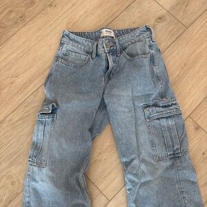 Low rise baggy jeans with pockets